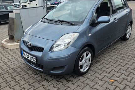 Toyota Yaris 99.000 km 3.100 &euro; Marburg 39035
