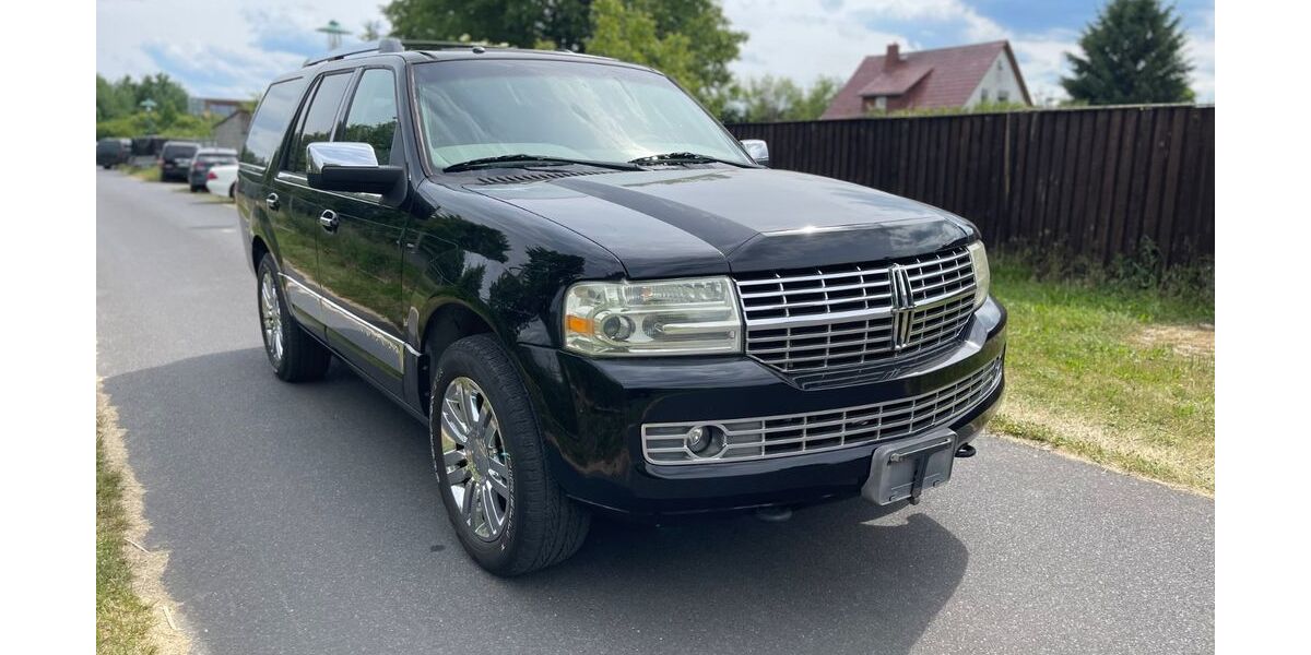 Lincoln Navigator 185.000 km 15.900 &euro; DAHLEWITZ 15827