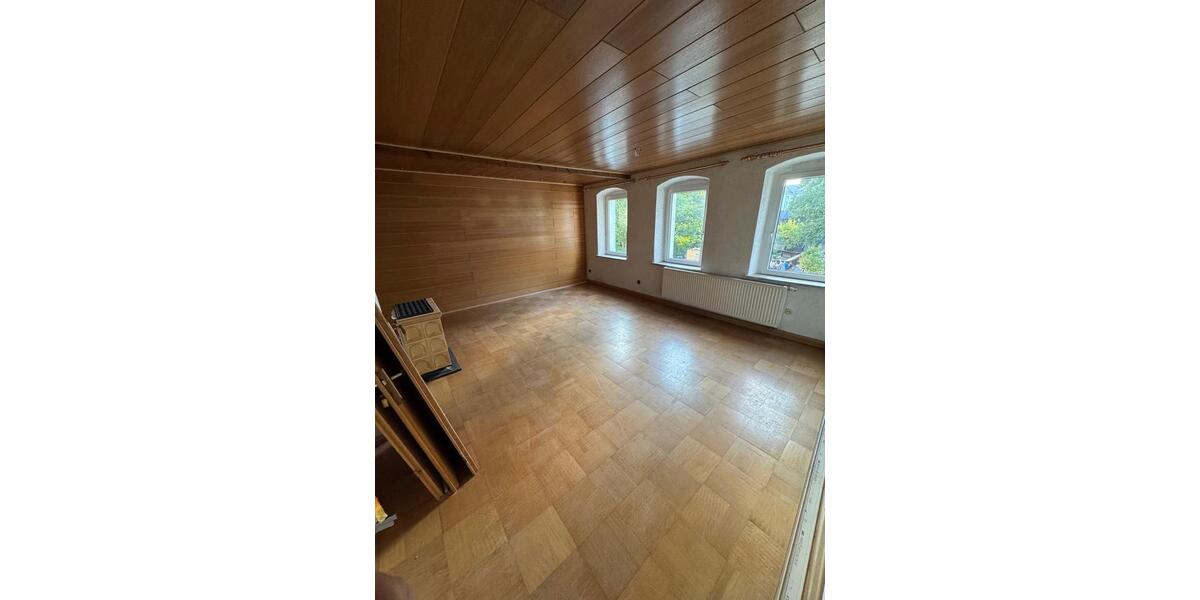 Reihenhaus Selb - 7 Zimmer, 120 m&sup2;, 85.000&euro; | Angebot:27239372