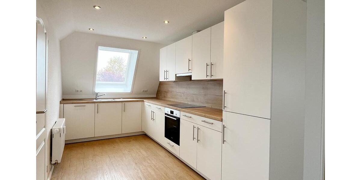 Dachgeschoßwohnung Büsum - 4 Zimmer, 118 m&sup2;, 1.400&euro; | Angebot:24121632