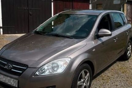 Kia ceed / Ceed 169.600 km 2.750 &euro; Freiberg 09599