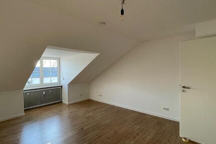 Helle 2-Zimmer-Dachgeschosswohnung in Landshut-West zu vermieten 2 zimmer