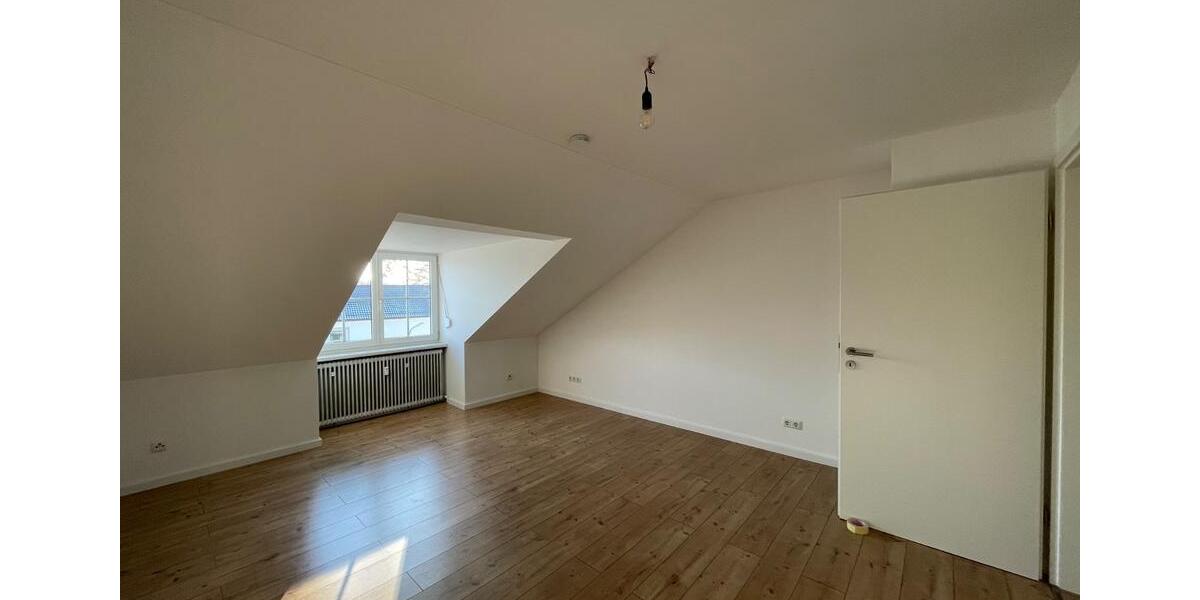 Helle 2-Zimmer-Dachgeschosswohnung in Landshut-West zu vermieten 2 zimmer