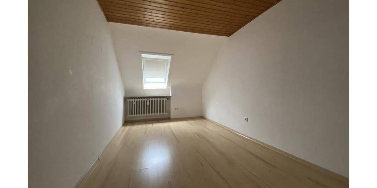 Gemütliche 4-Zimmer-DG-Wohnung 4 zimmer