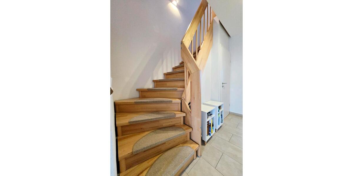 Geräumiges 5,5-Zimmer Reihenmittelhaus in Spielstraße 5.5 zimmer