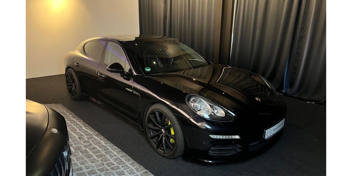 Porsche Panamera 149.800 km 35.490 &euro; Schapen 48480