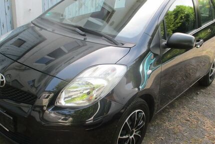 Toyota Yaris 257.000 km 1.990 &euro; Bielefeld 33699