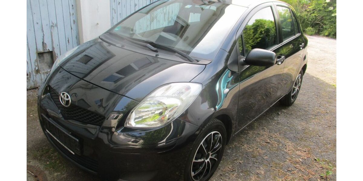 Toyota Yaris 257.000 km 1.990 &euro; Bielefeld 33699