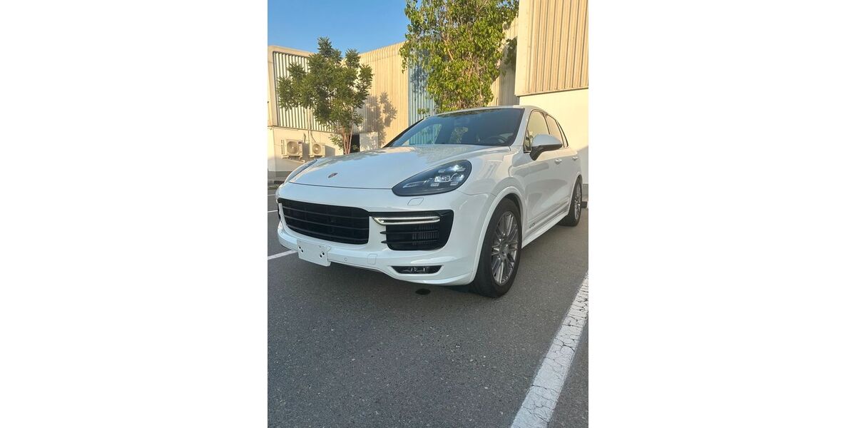 Porsche Cayenne 63.000 km 41.490 &euro; Stuttgart 70435