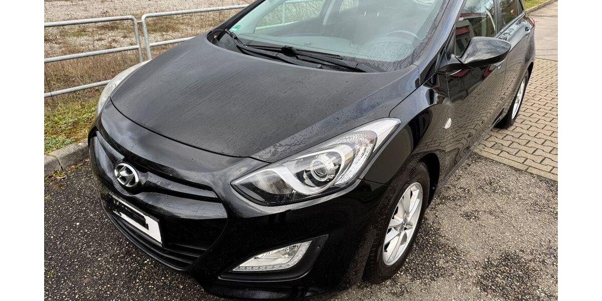 Hyundai i30 147.000 km 6.200 &euro; Besigheim 74354