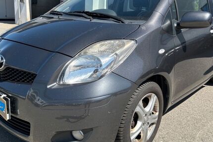 Toyota Yaris 173.111 km 3.900 € München 81243