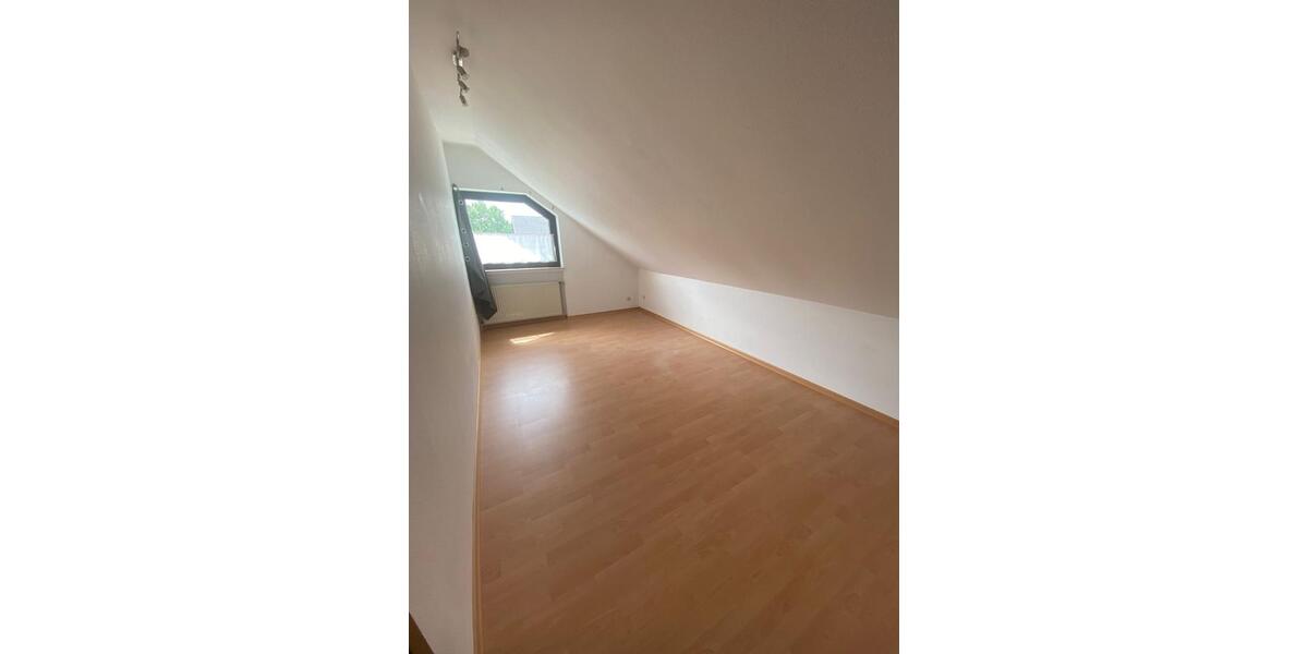 Dachgeschoßwohnung Koblenz Bubenheim - 4 Zimmer, 96 m&sup2;, 900&euro; | Angebot:26522600