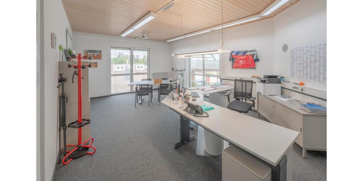 Gewerbeobjekt Villingen-Schwenningen Schwenningen - 3.934&euro; | Angebot:22041343