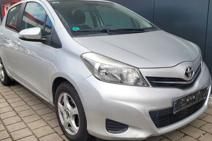 Toyota Yaris 80.000 km 7.650 &euro; Puchheim (nähe München) 82178