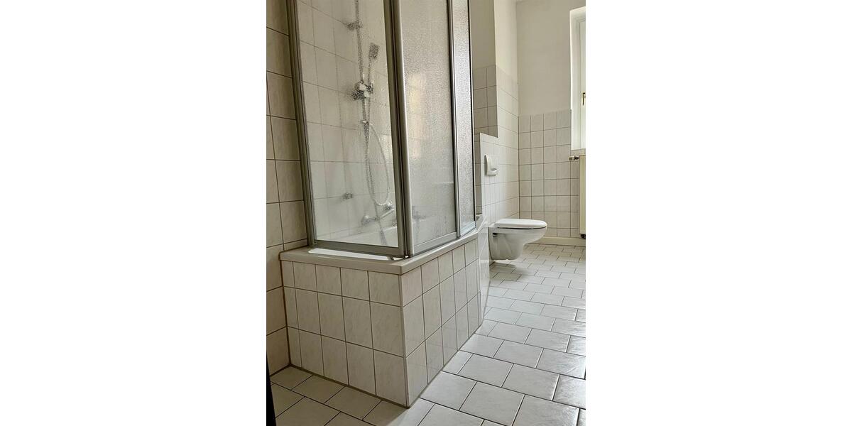 Zentral gelegene 2-Zimmer-Wohnung im 1. Obergeschoss 2 zimmer