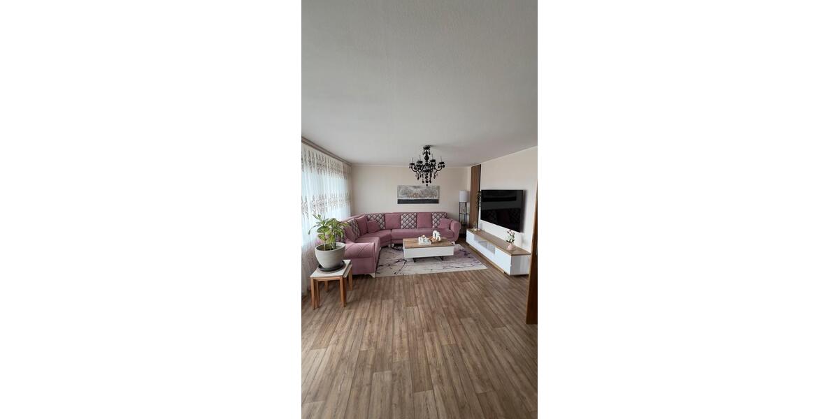 Einfamilienhaus Bisingen - 8 Zimmer, 180 m&sup2;, 1.500&euro; | Angebot:24841459