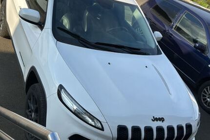 Jeep Cherokee 115.000 km 13.999 &euro; Stadtkyll 54589