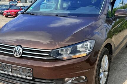 VW Touran 77.690 km 8.699 &euro; Obertraubling 93083