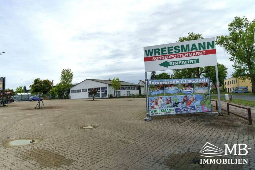 Großer Lebensmitteldiscounter in gut sichtbarer Lage ! zimmer