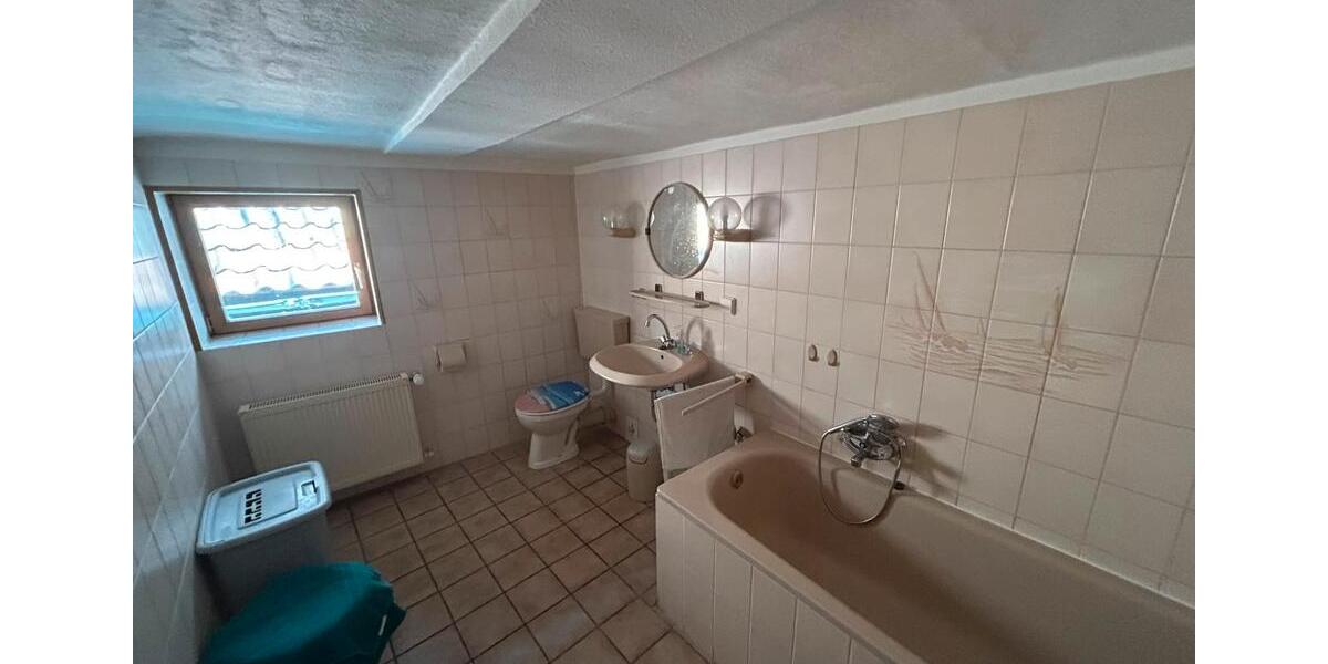 Einfamilienhaus Einbeck - 9 Zimmer, 180 m&sup2;, 63.000&euro; | Angebot:27121688
