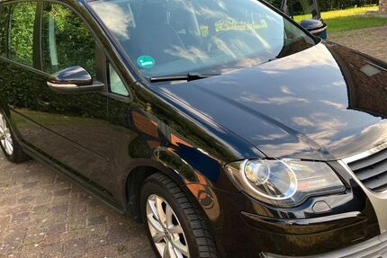 VW Touran 184.780 km 4.699 &euro; Pinneberg 25421
