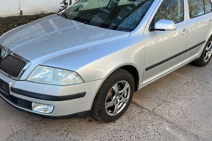 Skoda Octavia 183.000 km 2.900 &euro; Potsdam 14480