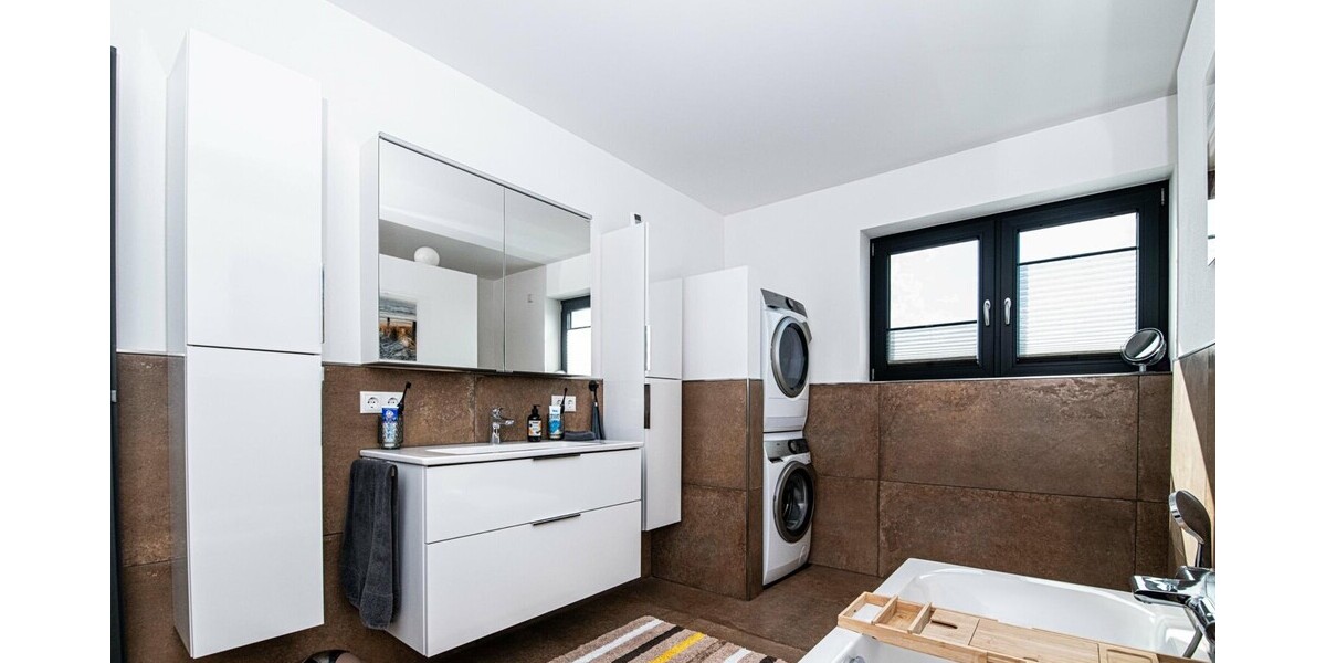 Neuwertiges Einfamilienhaus mit Kamin, PV-Anlage und Energieeffizienz A+ - Einfamilienhaus Cham / Vilzing Vilzing | Angebot:26786340