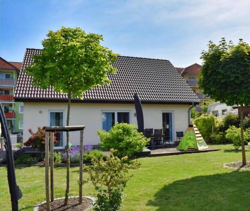 Neuwertiges Einfamilienhaus mit Garten - ruhig & modern wohnen