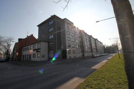 DU-Neudorf, Sternbuschweg 251, 2. OG mit Aufzug, 44m², 1 Wohn - u. Schlafraum, Küche, Diele, Bad mit Wanne