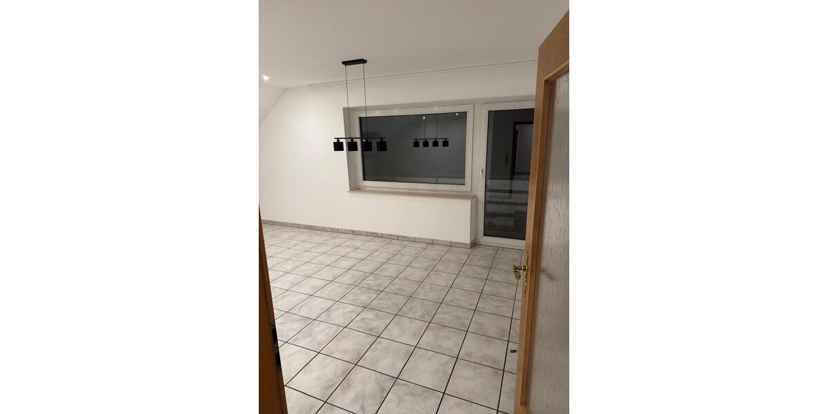 Dachgeschoßwohnung Büren - 3 Zimmer, 100 m&sup2;, 870&euro; | Angebot:25514568