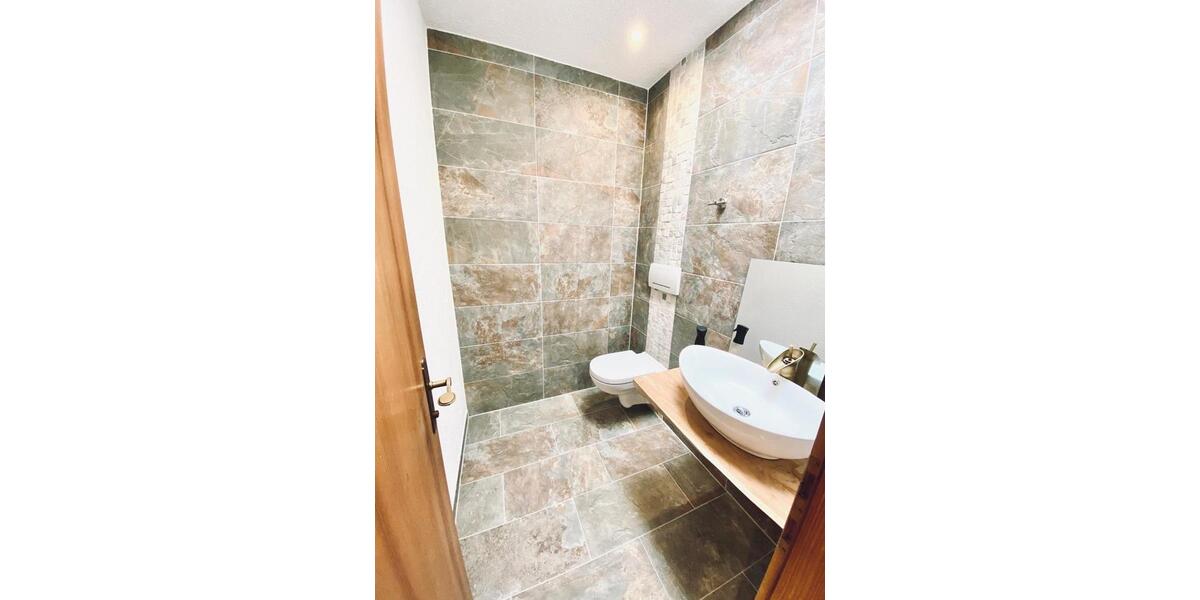 Einfamilienhaus Hof Neuhof - 5 Zimmer, 326 m&sup2;, 1.950&euro; | Angebot:26096955