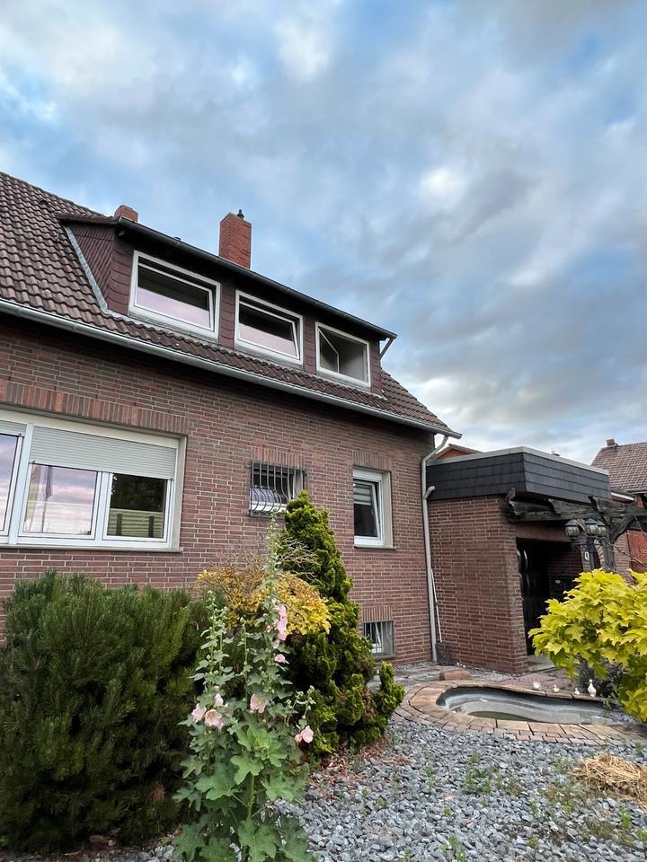 Kernsanierte 4 Zimmerwohnung im EG mit Garten zimmer