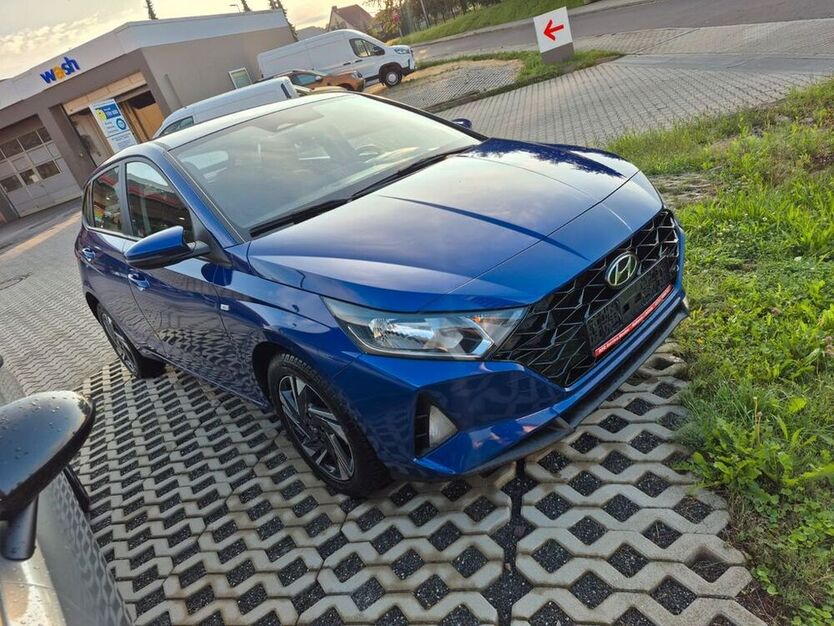i20