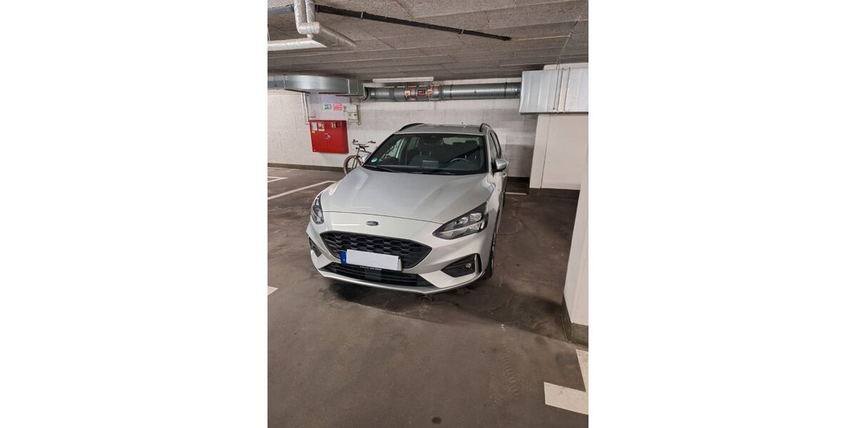 Ford Focus 102.000 km 9.100 &euro; Düsseldorf 40589