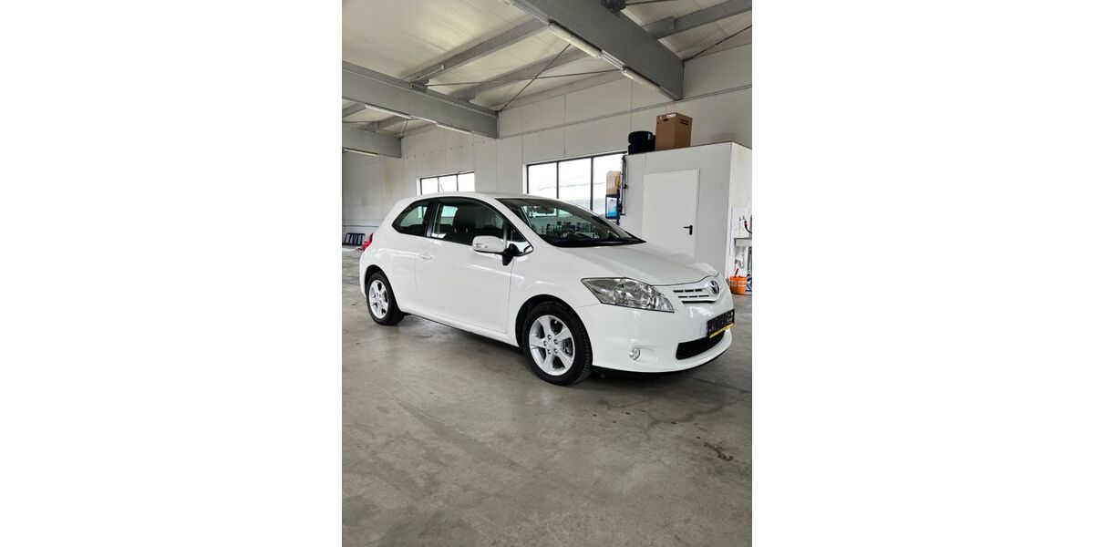 Toyota Auris 53.400 km 7.990 &euro; Hilzingen 78247