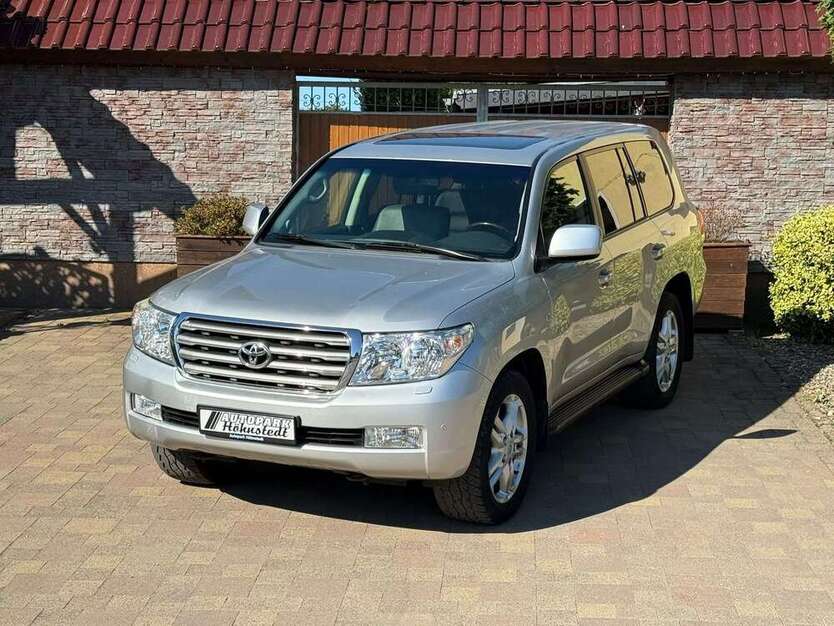 Land Cruiser