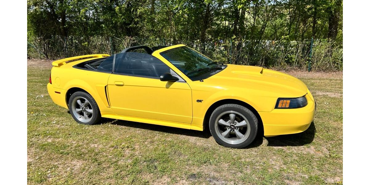 Ford Mustang 49.494 km 12.999 &euro; Lonnerstadt 91475
