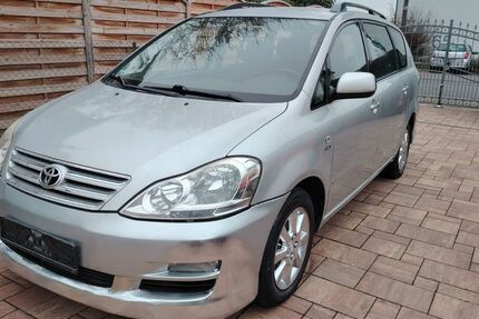 Toyota Avensis Verso 236.000 km 2.900 &euro; Frankfurt am Main 65933
