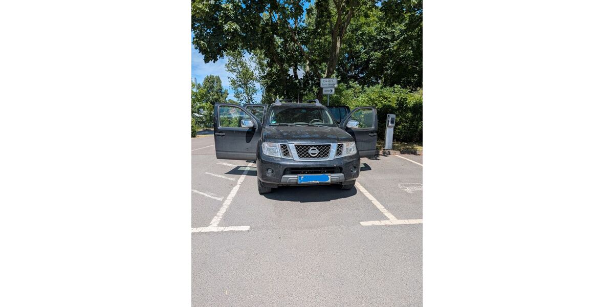 Nissan Navara 512.100 km 3.950 &euro; Berlin 13585