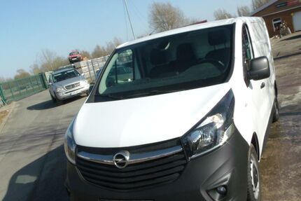 Opel Vivaro 224.000 km 6.200 &euro; Schwerin 19057