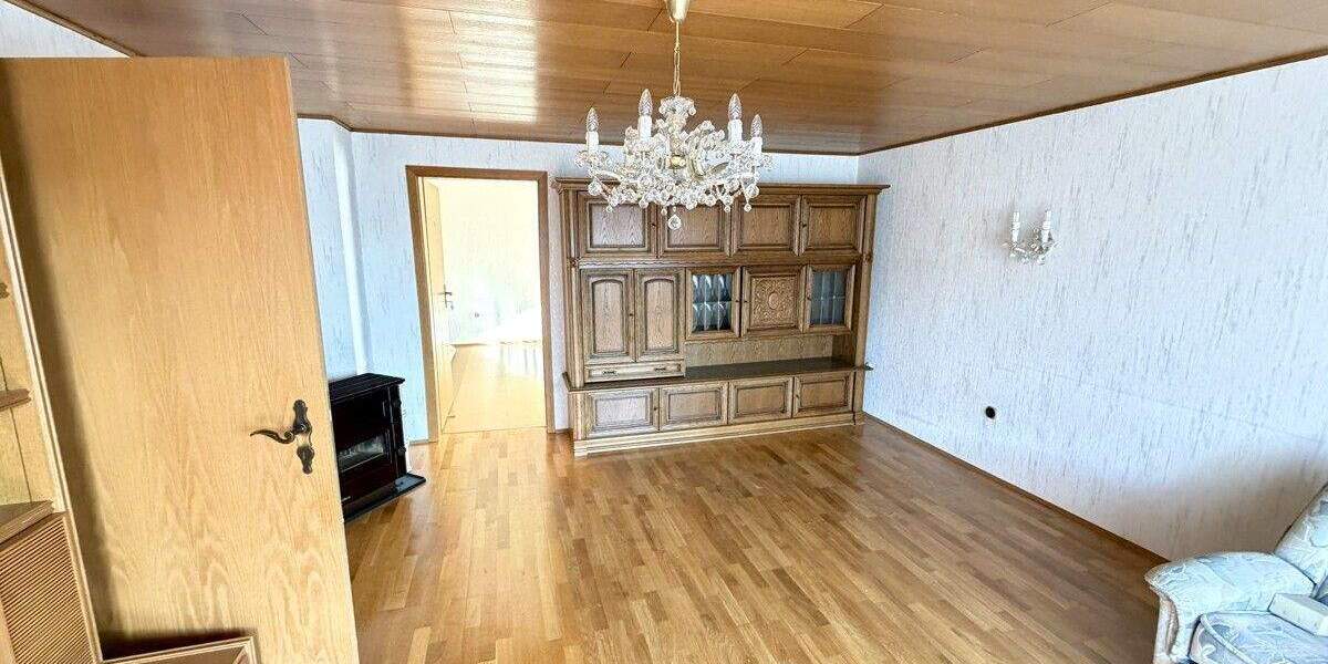 Mehrfamilienhaus, Wohnhaus Regensburg Brandlberg-Keilberg - 8 Zimmer, 183 m&sup2;, 475.000&euro; | Angebot:25702701