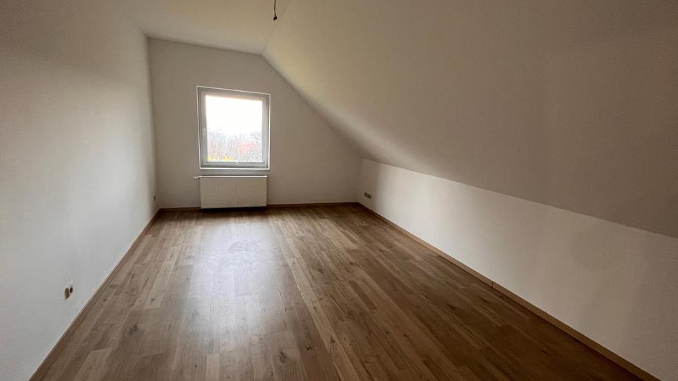 Großzügiges Einfamilienhaus mieten Siebenlehn mit Einliegerwohnung in Alleinlage 7 zimmer