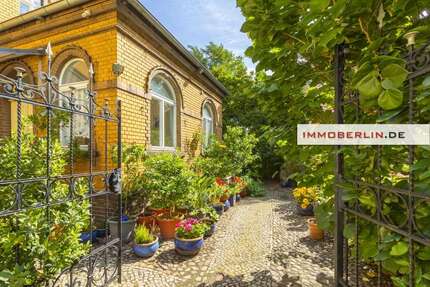 Haus zum Kaufen in Luckenwalde 595.000 € 267 m² 9 zimmer