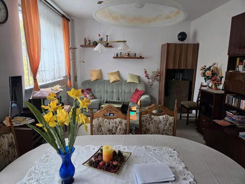 2 Raum Wohnung mit Möbeln zimmer