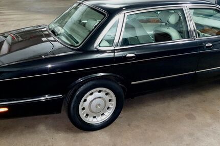 Jaguar Daimler 164.940 km 16.990 &euro; Hamburg 22085