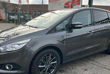 Ford S-Max 121.000 km 14.999 &euro; Berlin-Spandau 13585