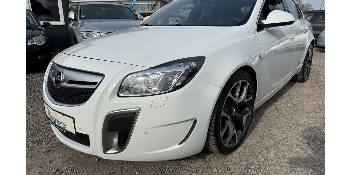 Opel Insignia 103.847 km 7.990 &euro; Hamburg 22179