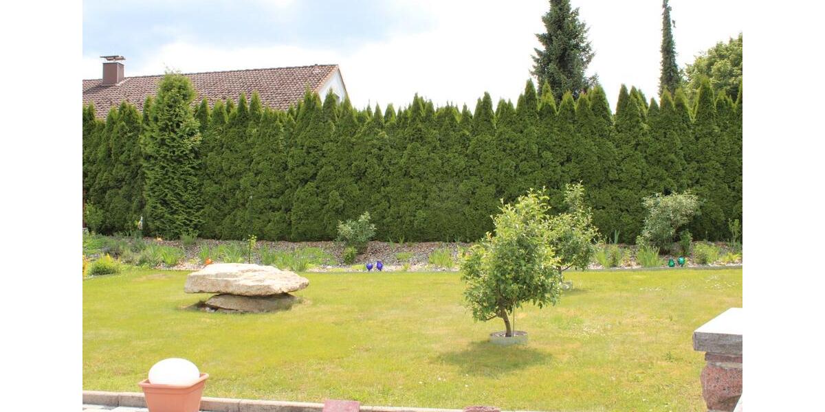 Einfamilienhaus Tröstau - 4 Zimmer, 100 m&sup2;, 300.000&euro; | Angebot:26702403