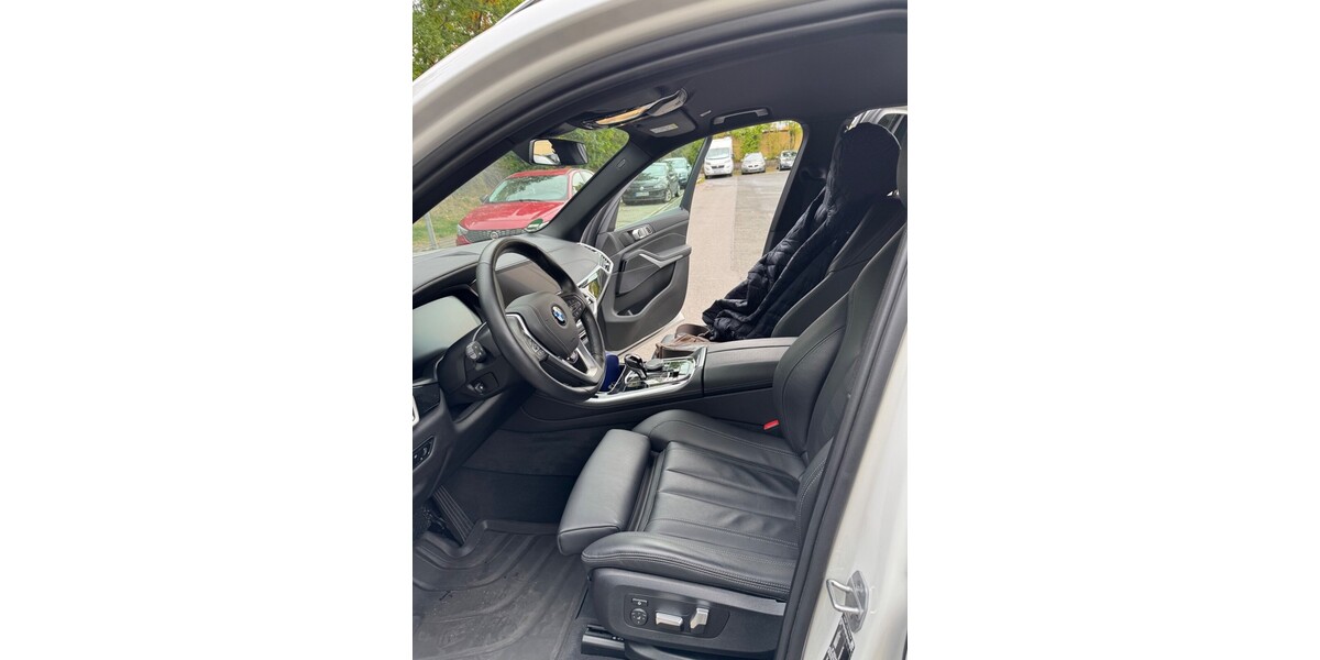 BMW X5 28.471 km 64.500 € Nürnberg 90403