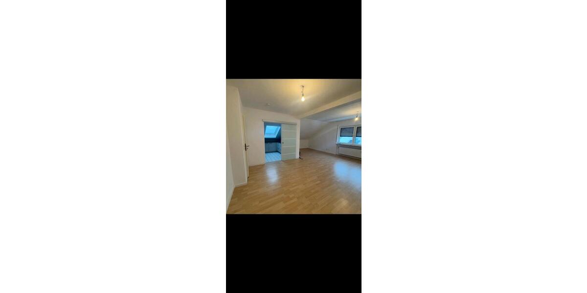 Dachgeschoßwohnung Egelsbach - 3 Zimmer, 72 m&sup2;, 1.350&euro; | Angebot:26398975